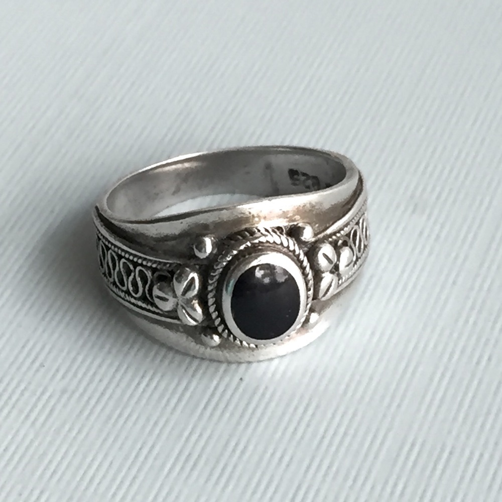 Sterling silver & onyx ring vintage